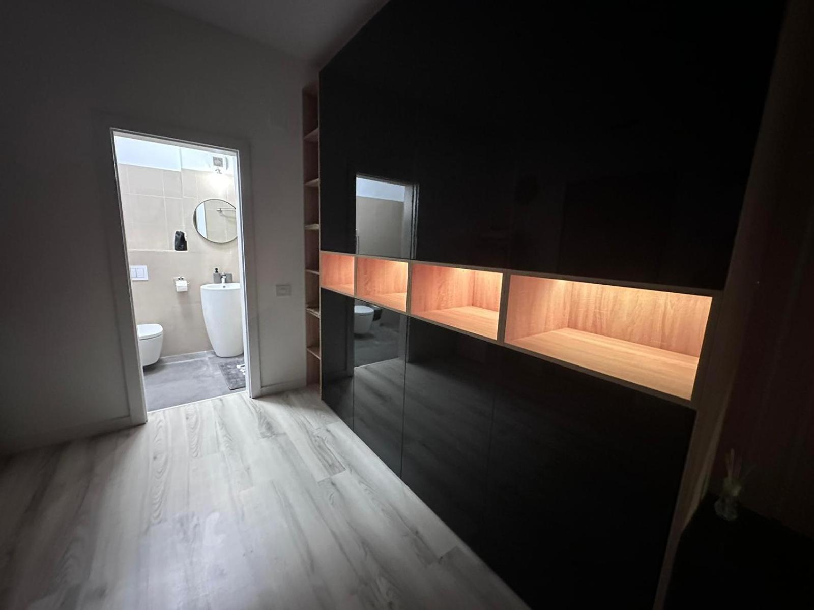 Luxury 1 Bedroom Apartment Bukarest Eksteriør billede