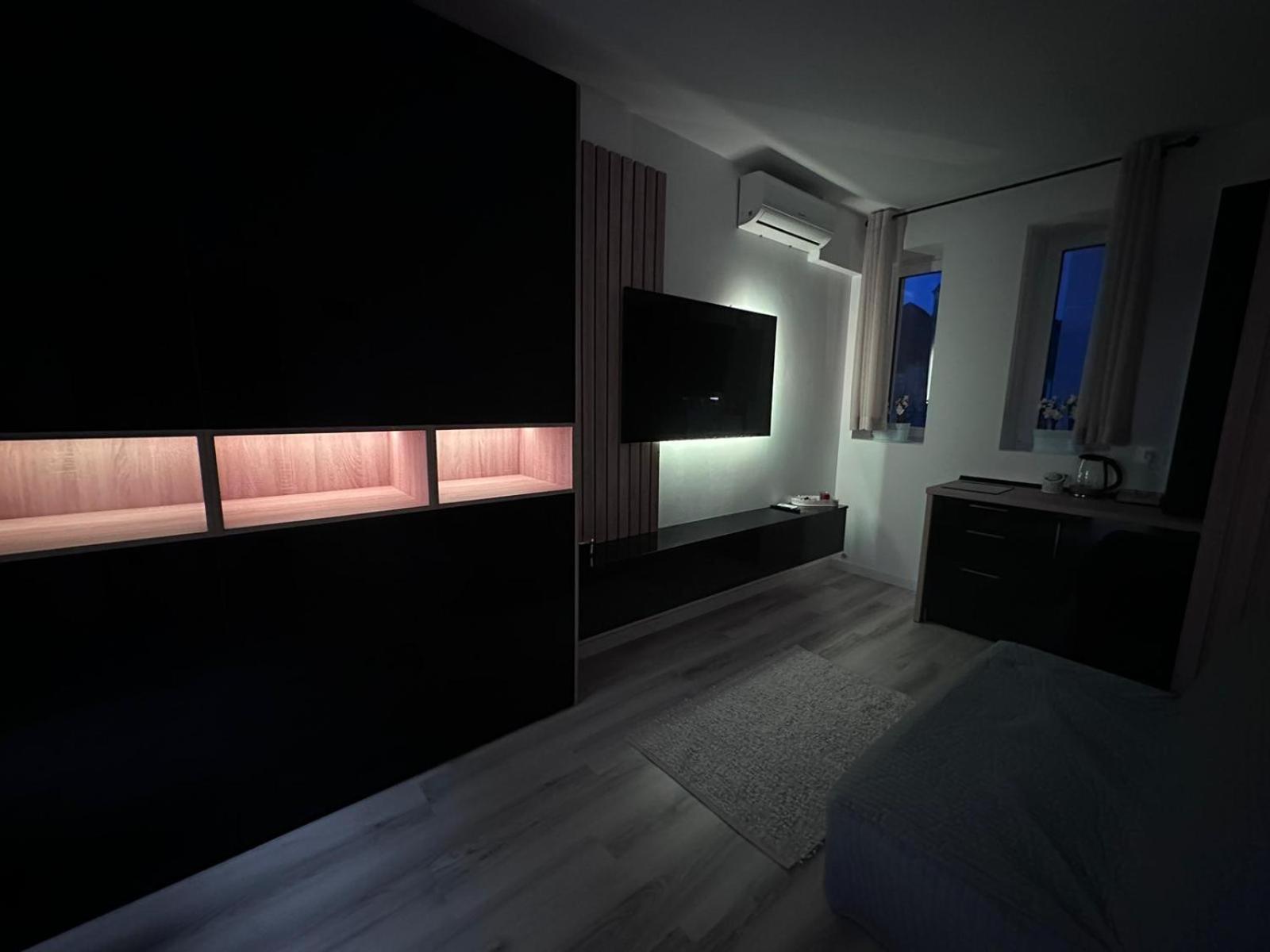 Luxury 1 Bedroom Apartment Bukarest Eksteriør billede
